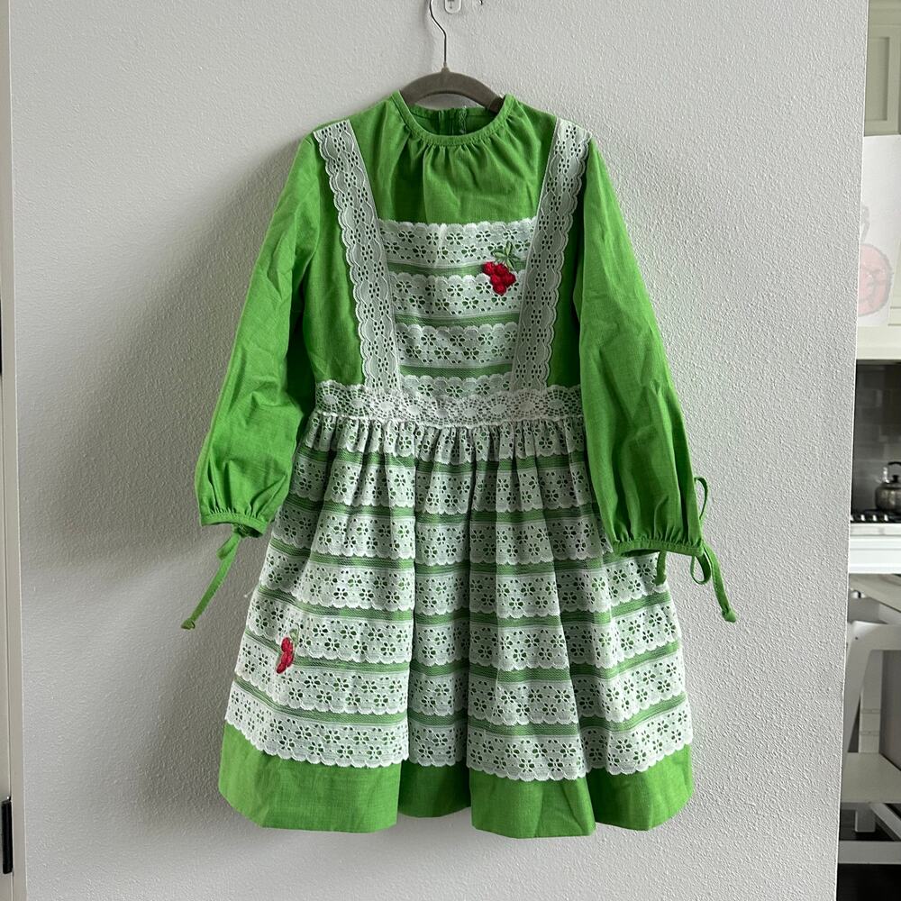 Ruth of carolina girls dress Green Lace Size 7